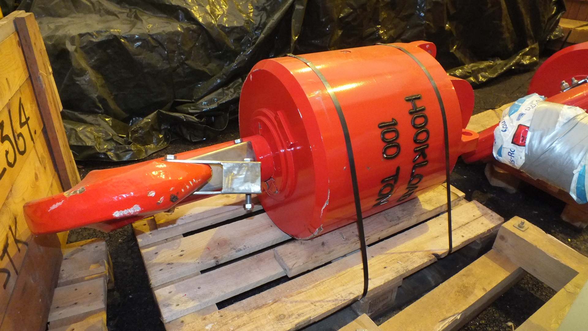 Crane Hook, 100 Te SWL with swivel Duplex New Surplus For Sale or