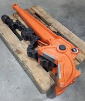 Tongs, Manual, Gearench, 4"-24", complete with chain - UL07338 - Quipbase.com - UL07338_Picture_001.JPG